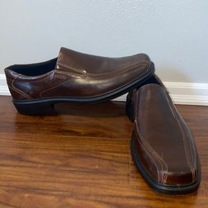 Ecco Helsinki Slip On